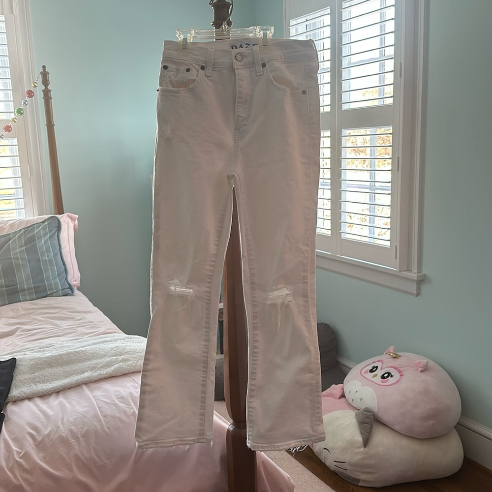 DAZE white jeans size 25